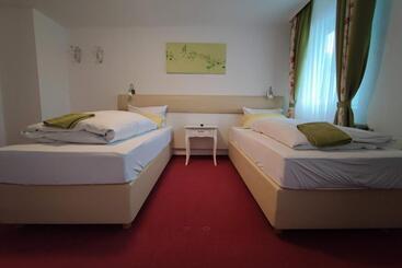Room In Guest Room   Pension Forelle   Doppelzimmer