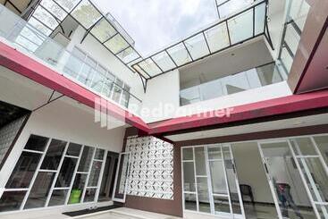 호텔 Griya Borobudur Malang Syariah Redpartner