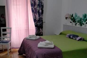 تختخواب و صبحانه Rodoflor Rooms