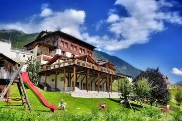 Hotel Albergo Miramonti