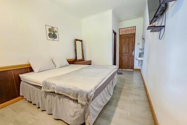 Hotel Reddoorz Near Pasar Cipanas