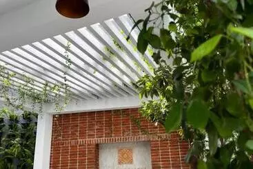 Majatalo Livin Lush Luxury Retreat