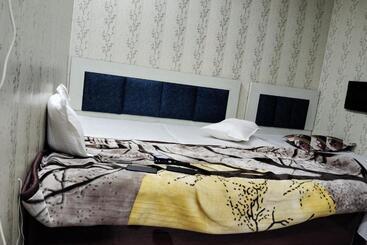 펜션 The Subhadra Guest House