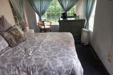 Bed and Breakfast Rosina Cottages