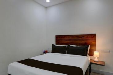 Отель Super Collection O Ss Blue Inn