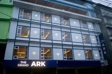 هتل The Grand Ark