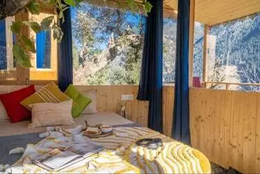 Into The Woods Treehouse Jibhi