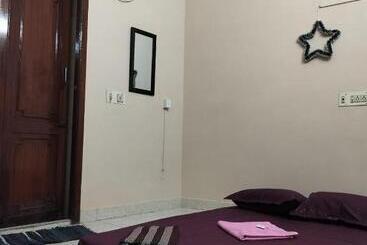 Pensió Elisa Guest House