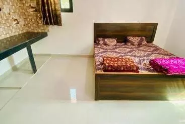 ペンション Nirupam Sadan Homestay