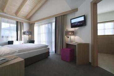 Hotel La Fradora   Dolomites