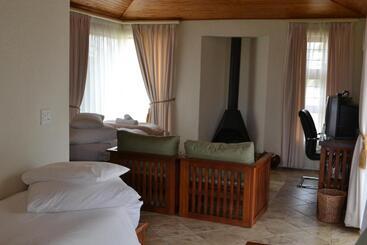 استراحتگاه Rössmund Lodge