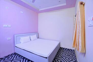 Hotel Oyo 82441 Grand Palace