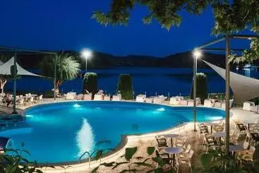 هتل Romantique Veles