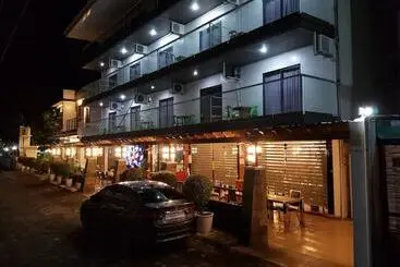 Hotel The Premiere Business