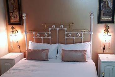 تختخواب و صبحانه Blessings Guesthouse