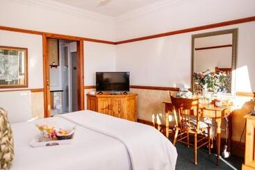 تختخواب و صبحانه Devereux Lodge