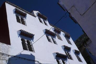 هتل Hôtel Ras El Maa