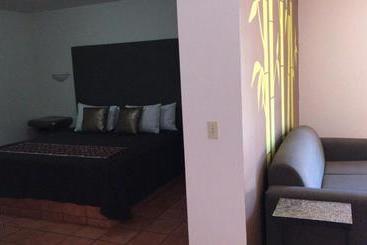 호텔 Colonial De Nogales