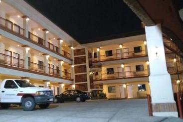 Hotel Colonial De Nogales