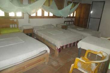 ホテル Hostal Lyoban