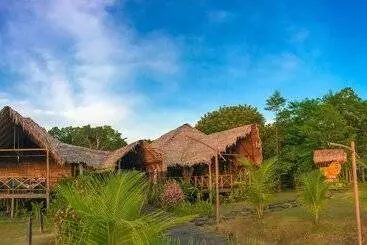 Hotel On Vacation Amazon