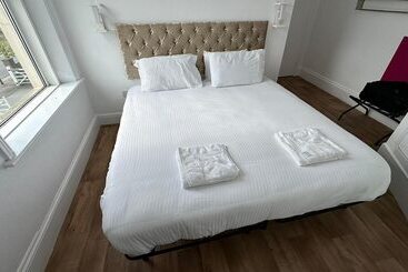 Pensiune Elmbridge Road