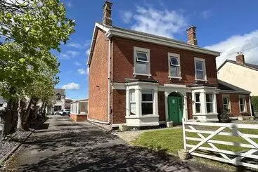 Pension Elmbridge Road