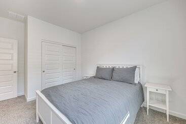 بيت ريفى Maricopa Home W/ Putting Green & Covered Patio!