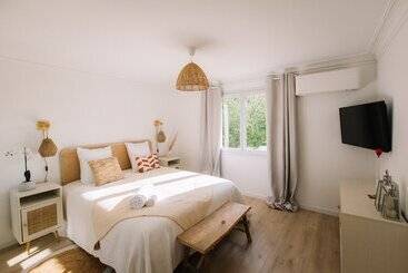 بنسيون Mas Des Arts & Spa