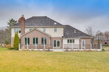 Hus på landet Spacious Inverness Home ~ 36 Mi To Chicago!