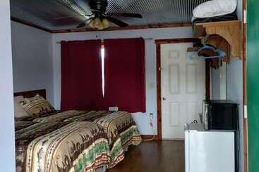 Anglers Riverfront Motel