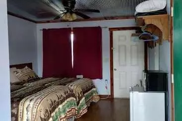 Anglers Riverfront Motel