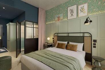 Square Lodge Hotel La Roche Sur Yon Handwritten Collection