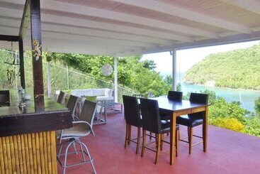 هتل Marigot Palms Luxury Caribbean Apartment Suites