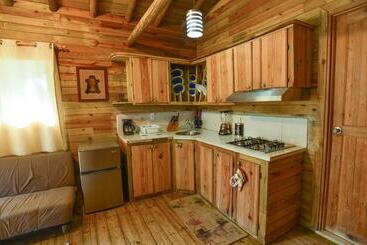 Hotel Oasis & Surf Camp