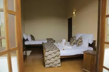 Lake View Hotel & Bungalow Ltd