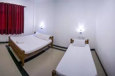 تختخواب و صبحانه Sanoga Resort Habarana