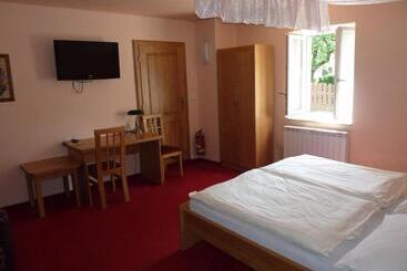 ホテル & Restaurant Na Fryštátské