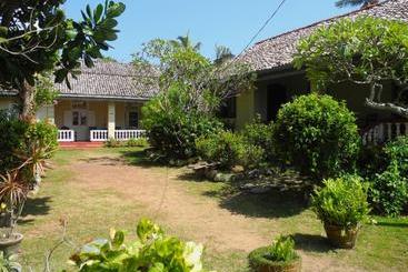 Жильё для туристов Top Of The Hill Guesthouse