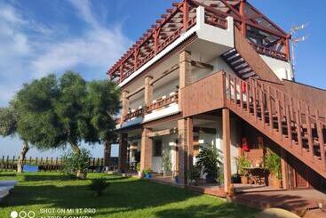 Pensão Vista Al Faro