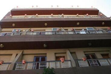 Fontana Luxor Hostel