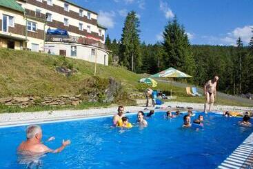 בית מלון כפרי Gradl