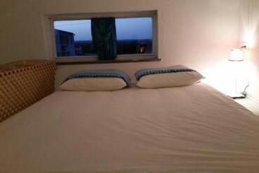 تختخواب و صبحانه Puravida Divehouse