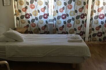 هتل L östergyllen