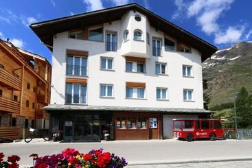 Amber Ski In/out Hotel & Spa
