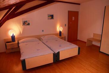 Hôtel Rotisserie La Tour Rouge