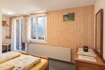 Lehmann's Herberge Hostel