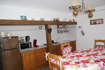 צימר Relais De Montceaux