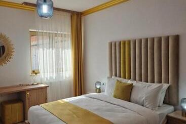 هتل Colt De Rai Deluxe & Spa