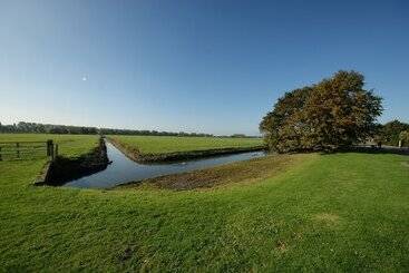 ベッドアンドブレックファースト Bed&breakfast Maasland